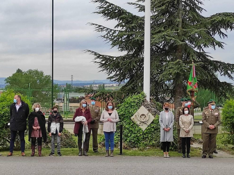 La ministra de Defensa, Margarita Robles, visita el Regimiento de Infantería 'América' 66 de Cazadores de Montaña, al que pertenecía el cabo Francisco Pérez, fallecido por trombosis días después de haber sido vacunado con AstraZeneca.