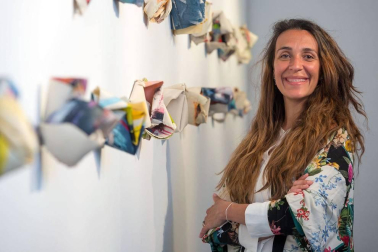Fotos de la xposición de Carla Querejeta 'Siempre es hoy', en La Puerta Gótica del Colegio Mayor Belagua de Pamplona.