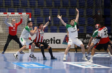 El Helvetia Anaitasuna venció de forma clara al Fertiberia Puerto Sagunto (33-28) y volvió a ganar tras cuatro derrotas consecutivas.