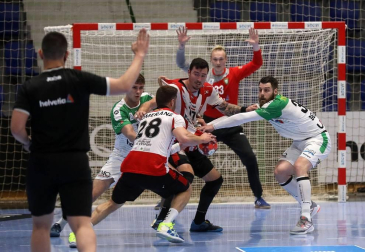 El Helvetia Anaitasuna venció de forma clara al Fertiberia Puerto Sagunto (33-28) y volvió a ganar tras cuatro derrotas consecutivas.