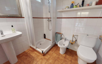 La vivienda, rodeada de un maravilloso jardín, está en una parcela de 2.500 m2