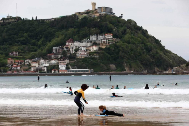 El primer día sin cierre perimetras tras el fin del estado de alarma, San Sebastián y Zarautz se confirmaron como dos de los destinos predilectos para los navarros