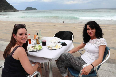 El primer día sin cierre perimetras tras el fin del estado de alarma, San Sebastián y Zarautz se confirmaron como dos de los destinos predilectos para los navarros