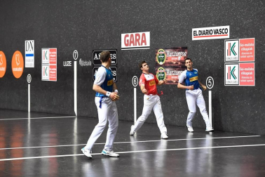 El vízcaino y el navarro se impusieron a Peña y Albisu por 22-7 en el frontón Bizkaia