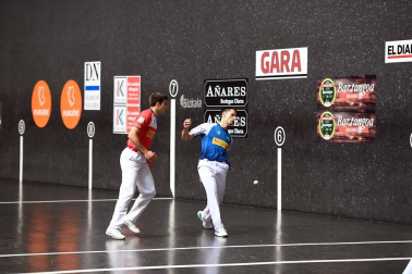 El vízcaino y el navarro se impusieron a Peña y Albisu por 22-7 en el frontón Bizkaia