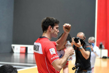 El vízcaino y el navarro se impusieron a Peña y Albisu por 22-7 en el frontón Bizkaia