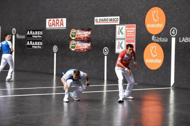 El vízcaino y el navarro se impusieron a Peña y Albisu por 22-7 en el frontón Bizkaia
