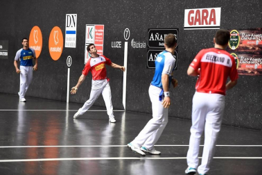El vízcaino y el navarro se impusieron a Peña y Albisu por 22-7 en el frontón Bizkaia