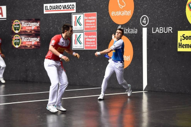 El vízcaino y el navarro se impusieron a Peña y Albisu por 22-7 en el frontón Bizkaia