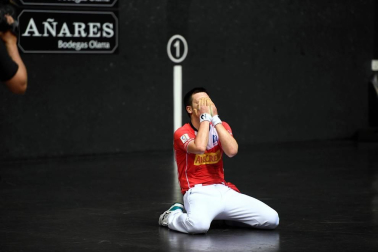 El vízcaino y el navarro se impusieron a Peña y Albisu por 22-7 en el frontón Bizkaia