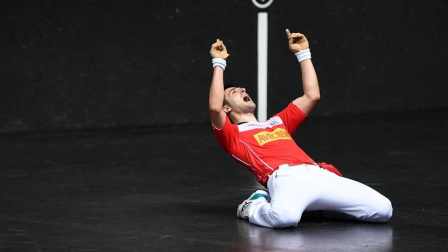 El vízcaino y el navarro se impusieron a Peña y Albisu por 22-7 en el frontón Bizkaia