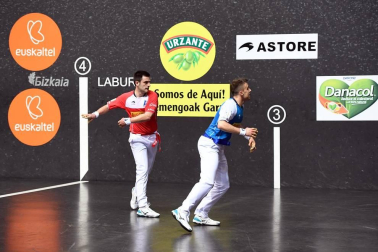 El vízcaino y el navarro se impusieron a Peña y Albisu por 22-7 en el frontón Bizkaia