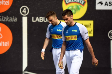 El vízcaino y el navarro se impusieron a Peña y Albisu por 22-7 en el frontón Bizkaia