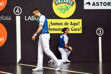 El vízcaino y el navarro se impusieron a Peña y Albisu por 22-7 en el frontón Bizkaia