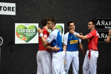 El vízcaino y el navarro se impusieron a Peña y Albisu por 22-7 en el frontón Bizkaia