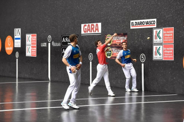 El vízcaino y el navarro se impusieron a Peña y Albisu por 22-7 en el frontón Bizkaia