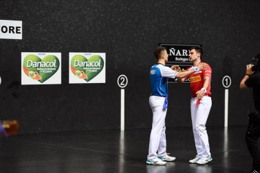 El vízcaino y el navarro se impusieron a Peña y Albisu por 22-7 en el frontón Bizkaia