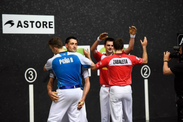 El vízcaino y el navarro se impusieron a Peña y Albisu por 22-7 en el frontón Bizkaia