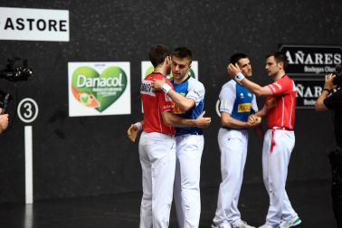 El vízcaino y el navarro se impusieron a Peña y Albisu por 22-7 en el frontón Bizkaia