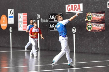 El vízcaino y el navarro se impusieron a Peña y Albisu por 22-7 en el frontón Bizkaia