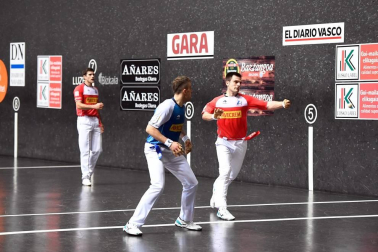El vízcaino y el navarro se impusieron a Peña y Albisu por 22-7 en el frontón Bizkaia