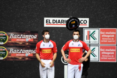 El vízcaino y el navarro se impusieron a Peña y Albisu por 22-7 en el frontón Bizkaia