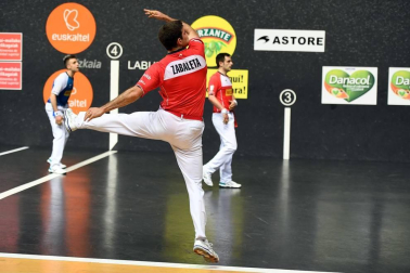 El vízcaino y el navarro se impusieron a Peña y Albisu por 22-7 en el frontón Bizkaia