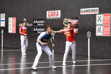El vízcaino y el navarro se impusieron a Peña y Albisu por 22-7 en el frontón Bizkaia