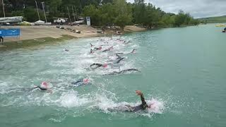 Vídeo de la salida del VI Half Triathlon Pamplona-Iruña
