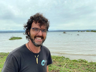 Los navarros Aritz Azparren y Joseba San Roque protagonizan este jueves a las 22:30 h. el programa de televisión 'Vascos por el Mundo', que se emite en ETB2 y viaja hasta la República de Uganda.