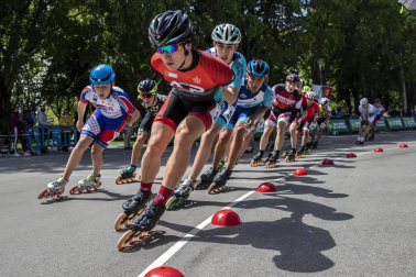 Galería de fotos del Campeonato de España de patinaje de velocidad júnior y senior disputado en el circuito del Antoniutti, en Pamplona