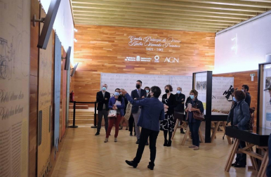 La consejera de Cultura y Deporte del Gobierno de Navarra, Rebeca Esnaola, ha inaugurado en el Archivo Real y General de Navarra la exposición 'Carlos Príncipe de Viana, 1421-1461'cuando se cumple el sexto centenario de su nacimiento.