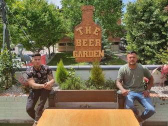 Ermitagaña tiene vida y veteranos hosteleros