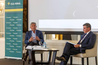 Bajo el epígrafe de 'Empresa, salud y deporte: aliados en el terreno de juego' y con la colaboración de Caja Rural de Navarra, la APD ha celebrado este jueves una jornada en el Hotel Tres Reyes de Pamplona.