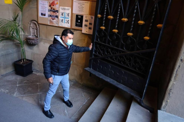 Fotos de gente que visitó la capilla de San Fermín entre el sábado 22 de mayo y el miércoles 26.