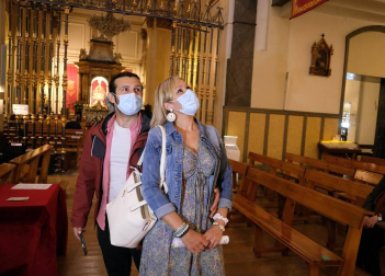 Fotos de gente que visitó la capilla de San Fermín entre el sábado 22 de mayo y el miércoles 26.