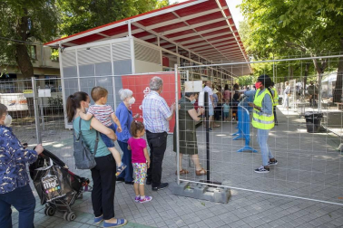 Fotos de la Tómbola de Pamplona que permanecerá abierta hasta el 4 de julio con una nueva estructura, limitación de aforo y un recorrido unidireccional