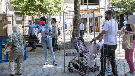 Fotos de la Tómbola de Pamplona que permanecerá abierta hasta el 4 de julio con una nueva estructura, limitación de aforo y un recorrido unidireccional