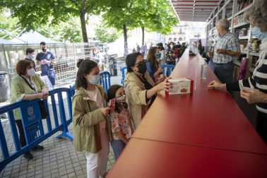 Fotos de la Tómbola de Pamplona que permanecerá abierta hasta el 4 de julio con una nueva estructura, limitación de aforo y un recorrido unidireccional