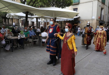 Olite recreó el sábado los fastos que siguieron a la feliz noticia del nacimiento de Carlos, el primer Príncipe de Viana, el 29 de mayo de 1421, justo seis siglos despúes. Comenzaba la novelesca historia del heredero que no reinó.