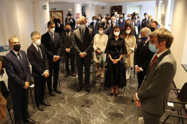 l Centro Memorial de las Víctimas del Terrorismo en Vitoria ha sido inaugurado oficialmente este martes por el rey, Felipe VI, quien ha asegurado que las víctimas son "uno de los pilares éticos de la democracia" y un elemento fundamental para evitar "cualquier legitimación o justificación" de la violencia.