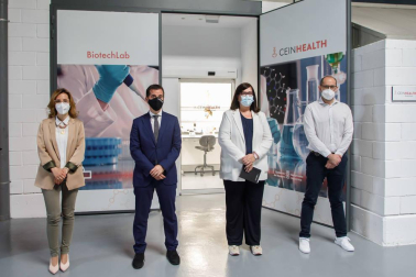 El consejero de Desarrollo Económico y Empresarial, Mikel Irujo, ha inaugurado el laboratorio CEINHealth Biotechlab, puesto en marcha por CEIN en las instalaciones de su Vivero de Innovación, en Noáin. Se trata de un espacio tecnológico compartido para startups biotecnológicas del sector de salud que inician su actividad o están en las primeras fases de crecimiento.