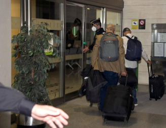 El líder del Frente Polisario viajó por carretera de Logroño a Noáin acompañado de su personal de confianza. Un vuelo argelino lo sacará de España donde fue atendido y tratado contra el coronavirus.