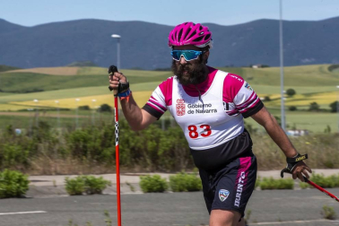 Una treintena de adeptos se dieron cita en Ardoi este sábado, 5 de junio, en la competición de esquí sobre patines.