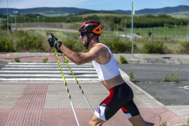 Una treintena de adeptos se dieron cita en Ardoi este sábado, 5 de junio, en la competición de esquí sobre patines.