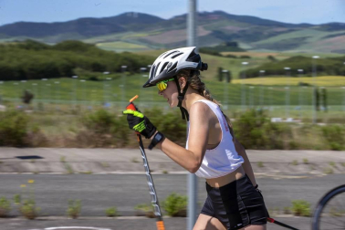 Una treintena de adeptos se dieron cita en Ardoi este sábado, 5 de junio, en la competición de esquí sobre patines.