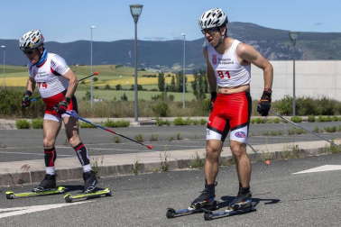 Una treintena de adeptos se dieron cita en Ardoi este sábado, 5 de junio, en la competición de esquí sobre patines.