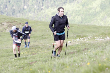 Más de 200 participantes tomaron la salida de la prueba de 30 kilómetros entre Casas de Irati, llegada a la cumbre del Orhi.y descenso nuevamente a Casas de Irati.
