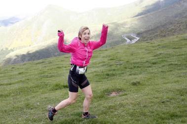 Más de 200 participantes tomaron la salida de la prueba de 30 kilómetros entre Casas de Irati, llegada a la cumbre del Orhi.y descenso nuevamente a Casas de Irati.