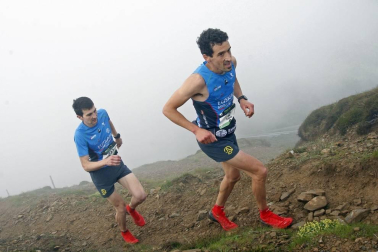 Más de 200 participantes tomaron la salida de la prueba de 30 kilómetros entre Casas de Irati, llegada a la cumbre del Orhi.y descenso nuevamente a Casas de Irati.